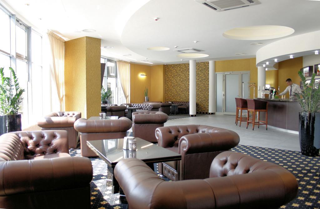 Hotel Business Faltom Gdynia Rumia Exterior photo
