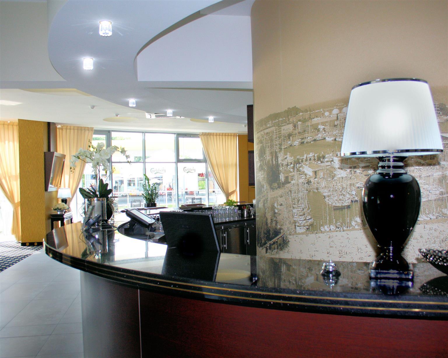 Hotel Business Faltom Gdynia Rumia Exterior photo